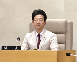 ３期目の前半では、44歳という若さで市議会議長に就任。