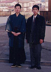 1994年　中学時代の親友と、成人式へ向かう前に。