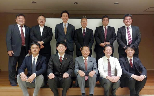 東京25区若手議員の会の写真。